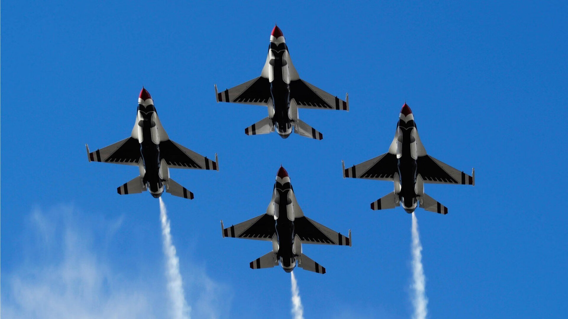 雷丁攻守转换迅速,皇家军团稳步攀升,雷丁带什么兵