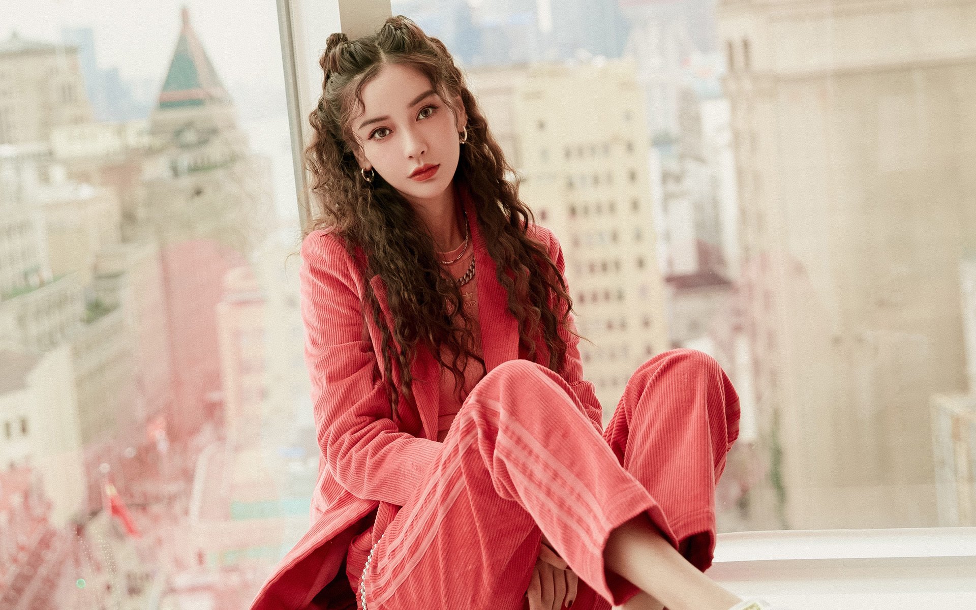 荷兰女足在预选赛中与西班牙队激战,荷兰女足吧