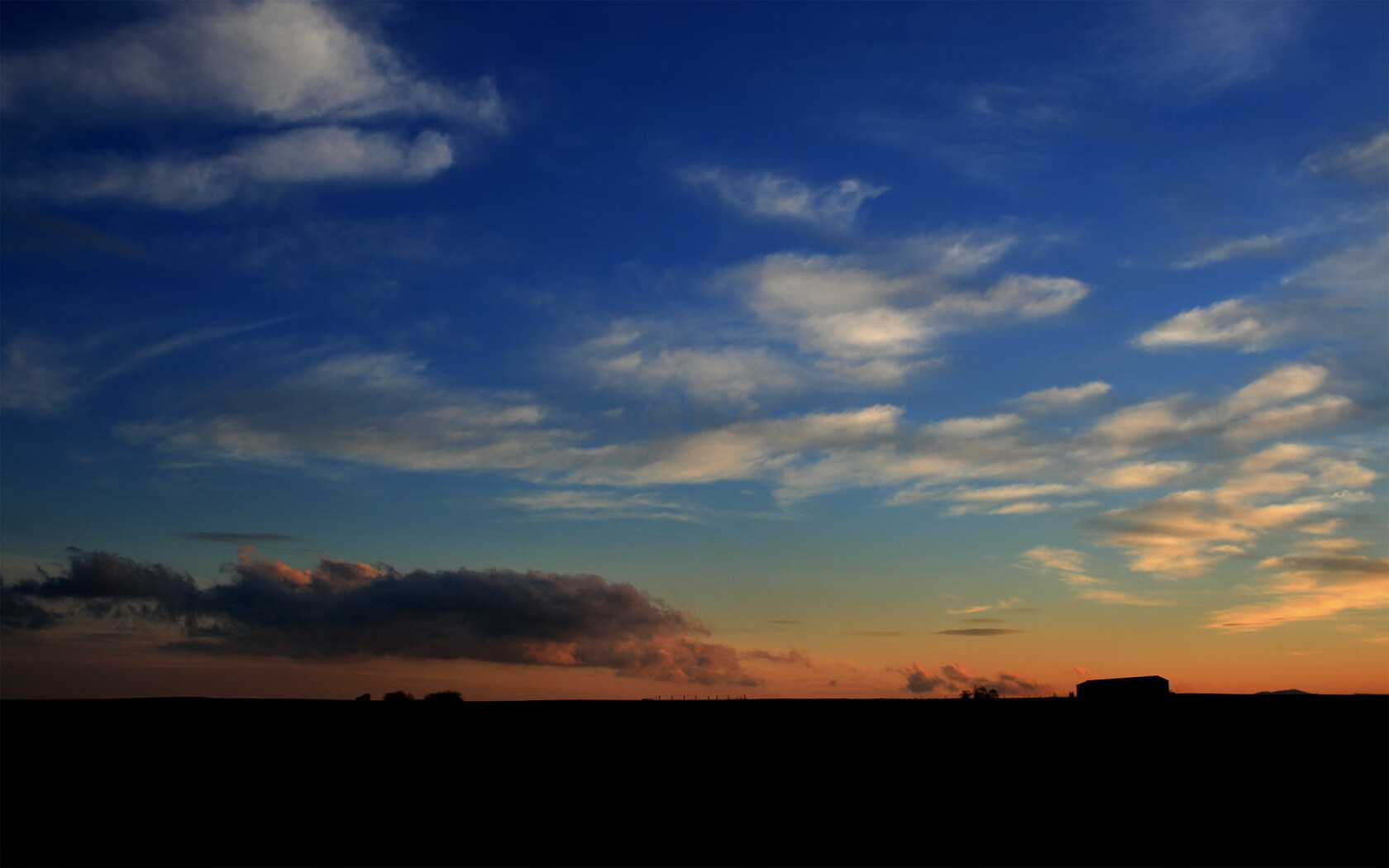 乐鱼体育APP官方下载-外教沟通能力不足影响队内氛围，与外界沟通能力欠缺